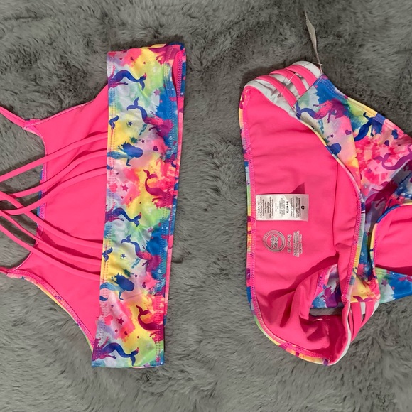 New Girls Unicorn Girls Swim Suit. Size 14–16 - Picture 3 of 3
